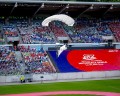 Fallschirmspringer bringt die Flagge von SOD ins Ludwigsparkstadion ©SOD/ Tilo Widensohler 